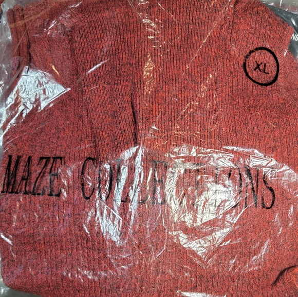 ❤ RED Cold Sholder Maze Collections NWT - Picture 2 of 4